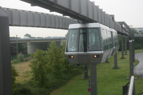 Der Sky-train am Düsseldorfer Flughafen.